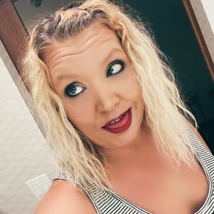 Meet your Posher, Carly